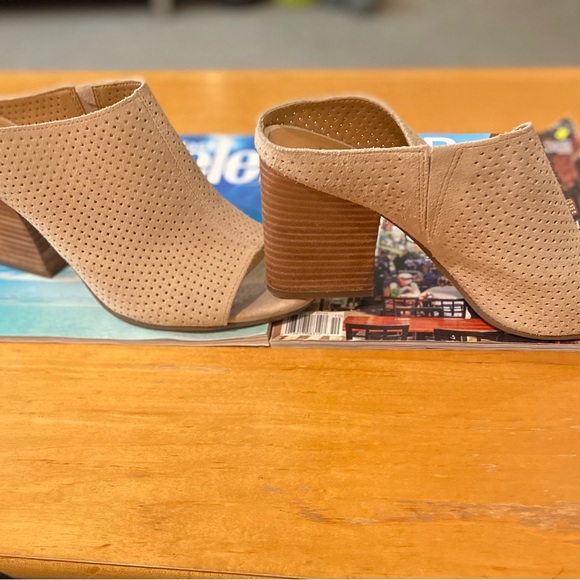 Franco Sarta open toe, mule with block heel. - Picture 5 of 12